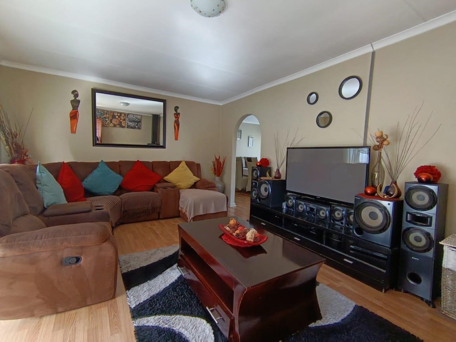 3 Bedroom Property for Sale in Pellissier Free State